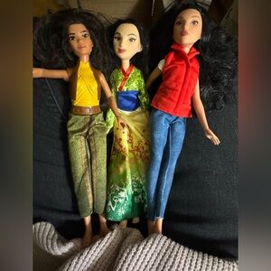 15 Disney Barbie’s‎
